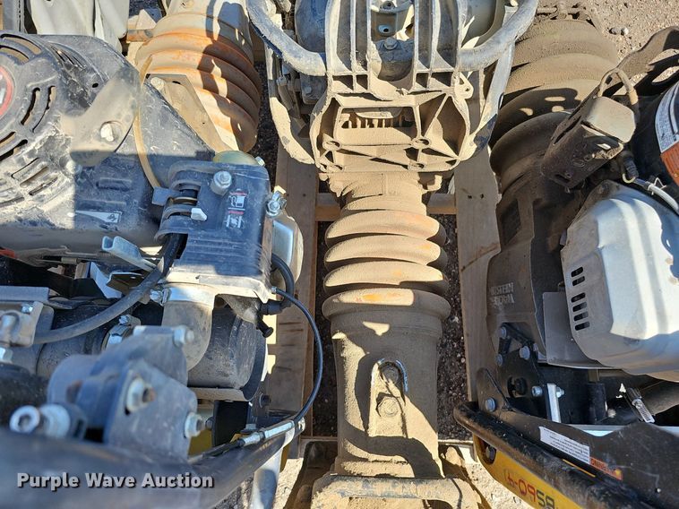 image for item MD9990 (4) plate compactors