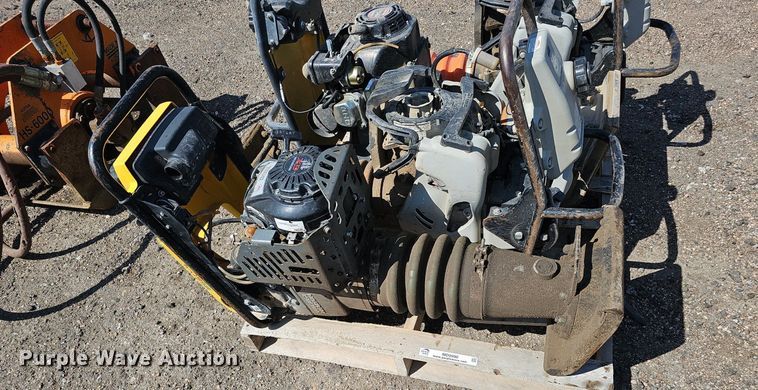 image for item MD9990 (4) plate compactors