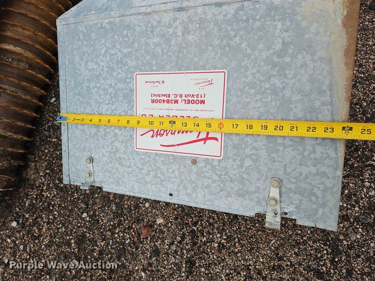 image for item MD9992 Land Pride PS152  seeder