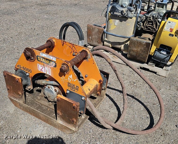 image for item MD9993 Stanley HS6005  excavator plate compactor