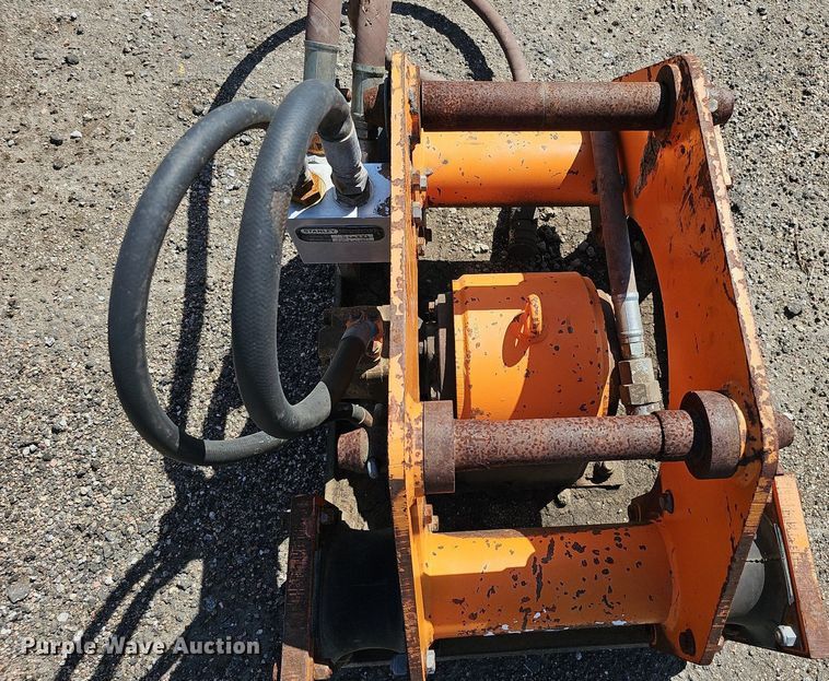 image for item MD9993 Stanley HS6005  excavator plate compactor