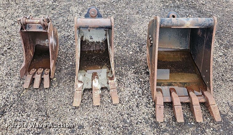 image for item MD9995 (3) excavator buckets