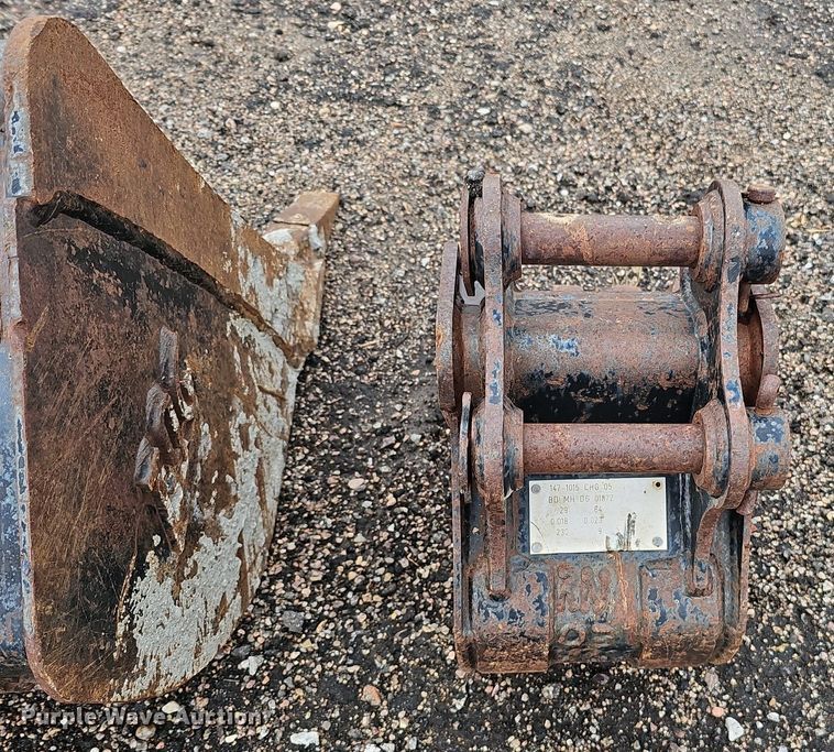 image for item MD9995 (3) excavator buckets