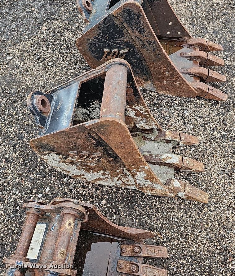 image for item MD9995 (3) excavator buckets