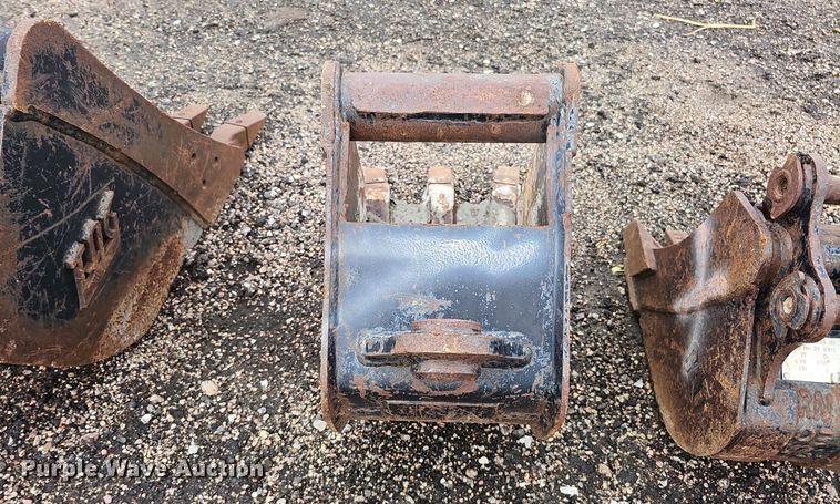 image for item MD9995 (3) excavator buckets