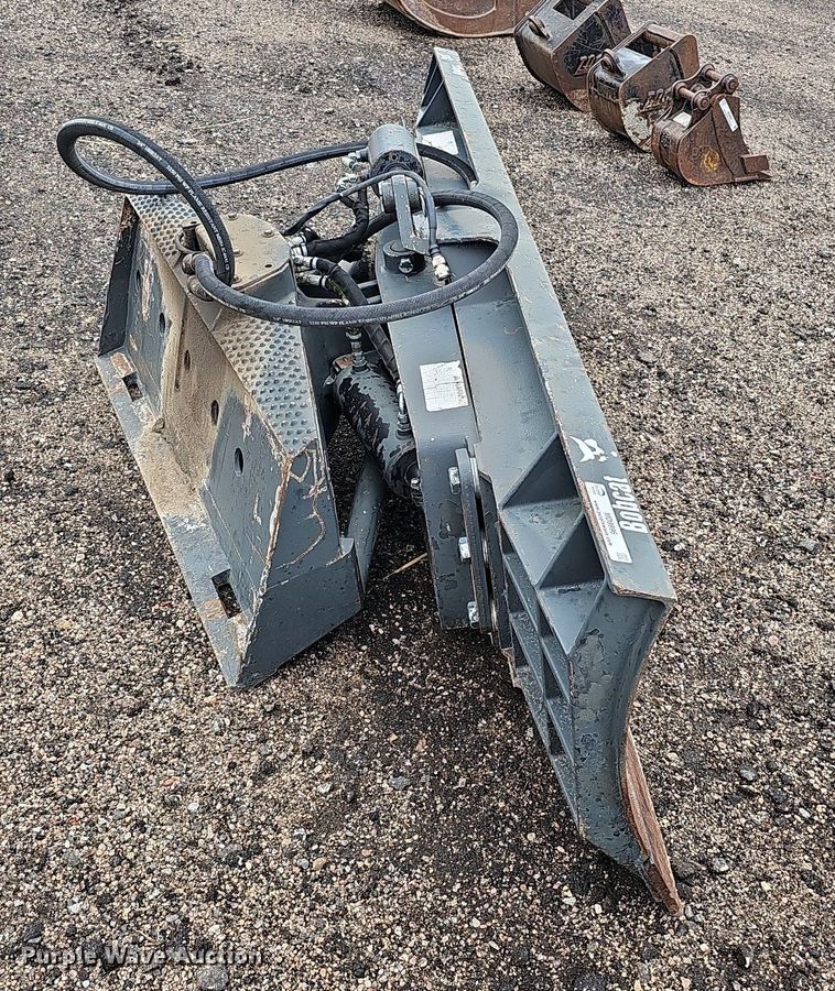 image for item MD9996 2008 Bobcat Dozer 96  skid steer dozer blade