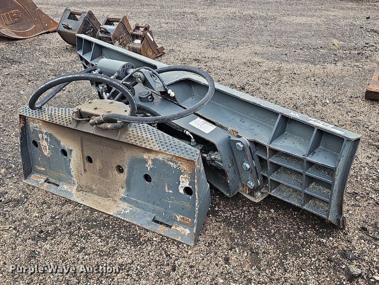 image for item MD9996 2008 Bobcat Dozer 96  skid steer dozer blade