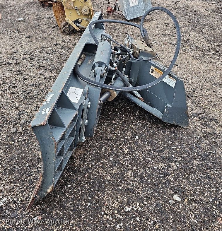 image for item MD9996 2008 Bobcat Dozer 96  skid steer dozer blade