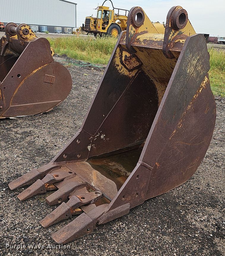 image for item MD9997 Kobelco 912  36"W excavator bucket