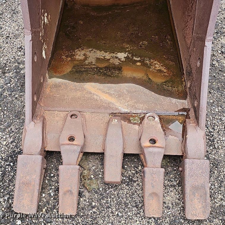 image for item MD9997 Kobelco 912  36"W excavator bucket