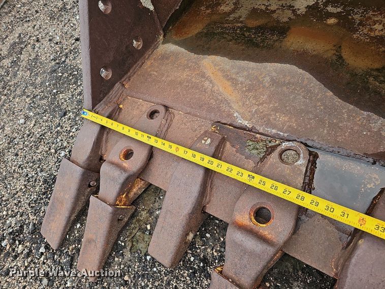 image for item MD9997 Kobelco 912  36"W excavator bucket