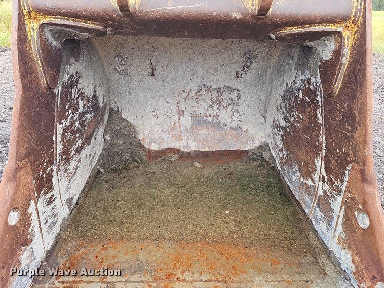 image for item MD9998 2005 WB  36" W excavator bucket