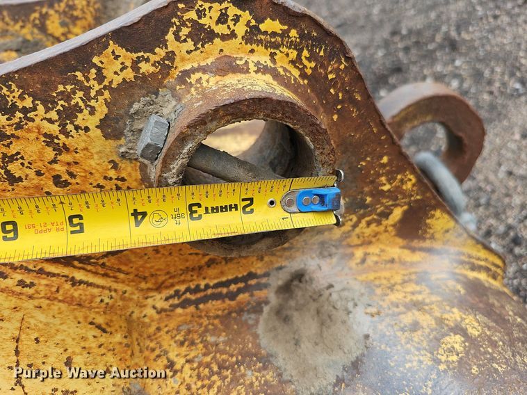 image for item MD9998 2005 WB  36" W excavator bucket