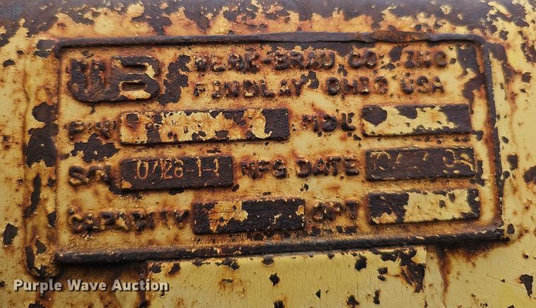 image for item MD9998 2005 WB  36" W excavator bucket