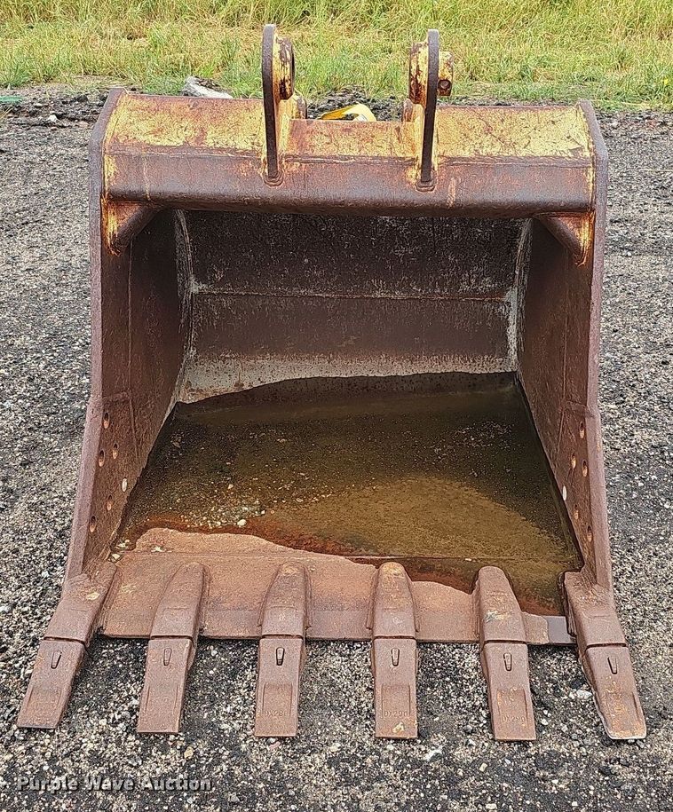 image for item ME9000 CF  48" W excavator bucket