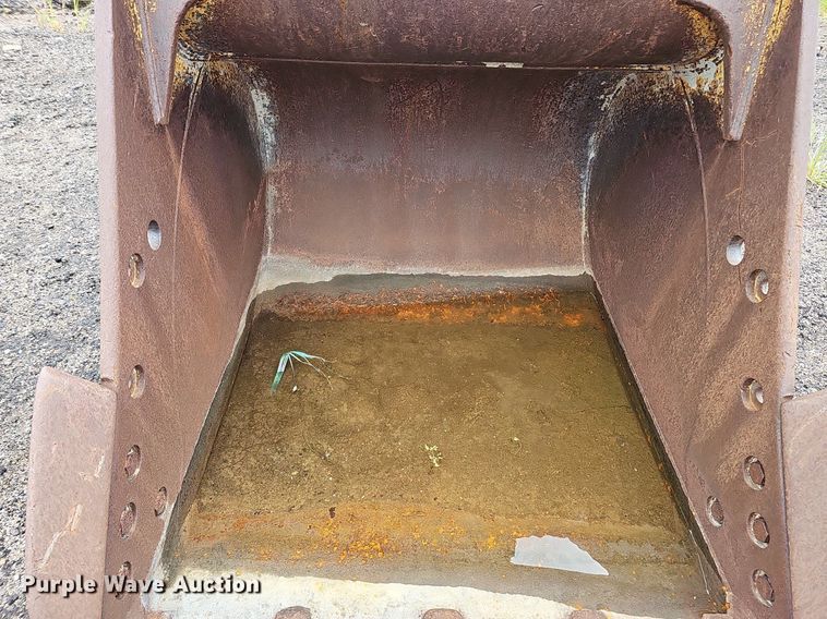 image for item ME9001 Caterpillar  50" W excavator bucket