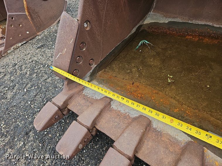 image for item ME9001 Caterpillar  50" W excavator bucket