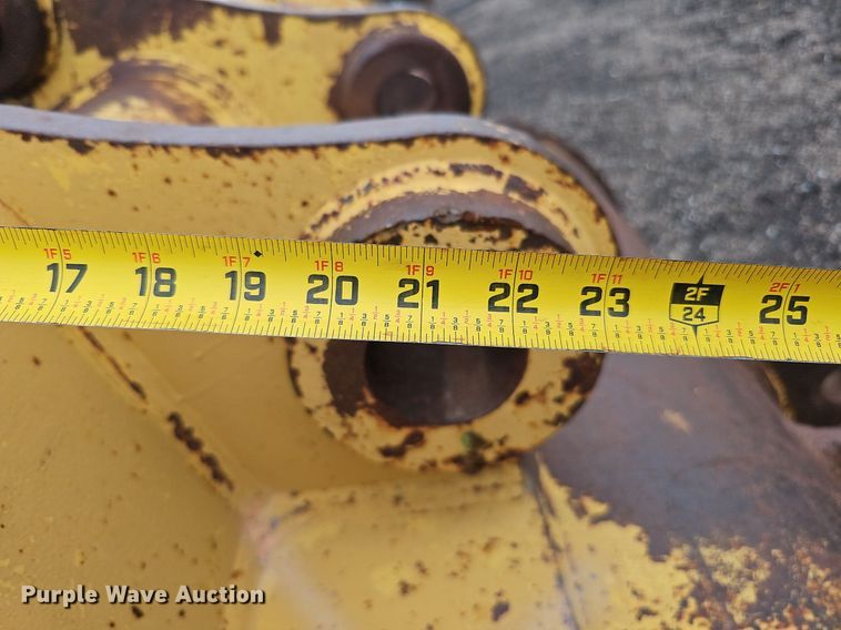 image for item ME9001 Caterpillar  50" W excavator bucket