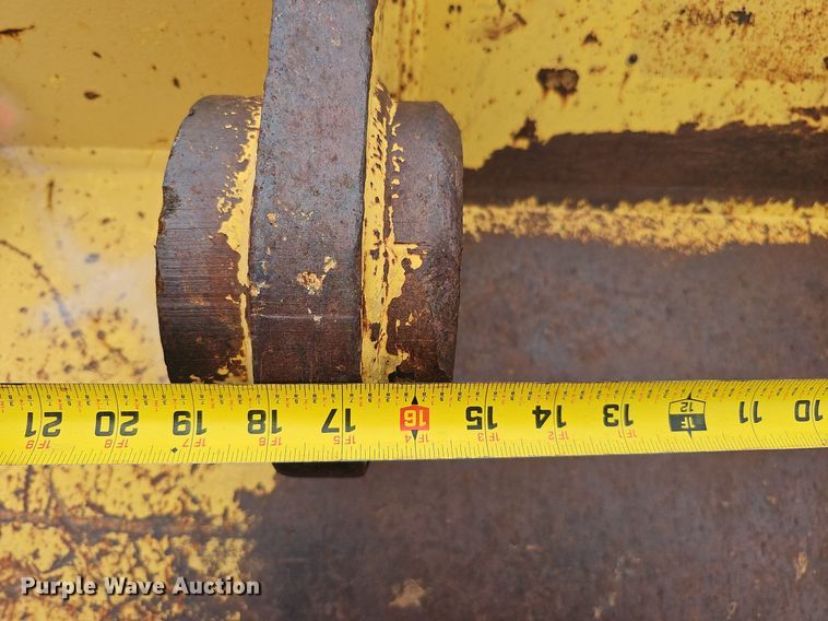 image for item ME9001 Caterpillar  50" W excavator bucket