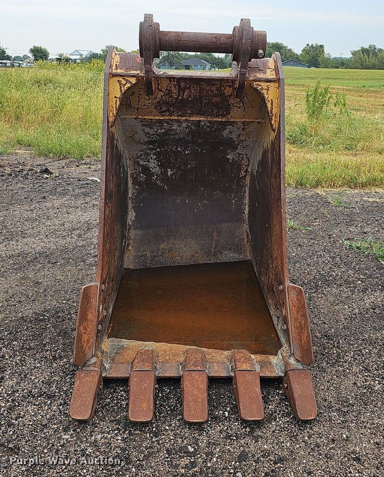image for item ME9003 41" W excavator bucket