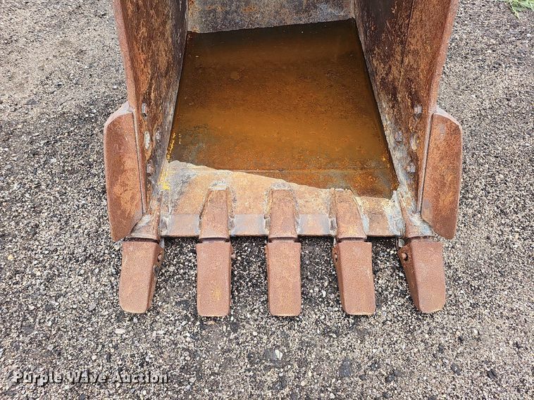 image for item ME9003 41" W excavator bucket