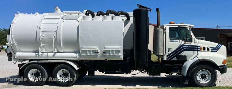 image for item MG9426 1998 Ford LT9513  vacuum truck