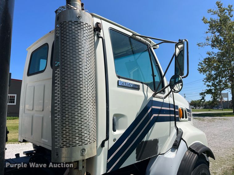 image for item MG9426 1998 Ford LT9513  vacuum truck