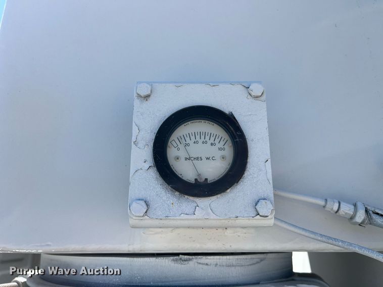 image for item MG9426 1998 Ford LT9513  vacuum truck