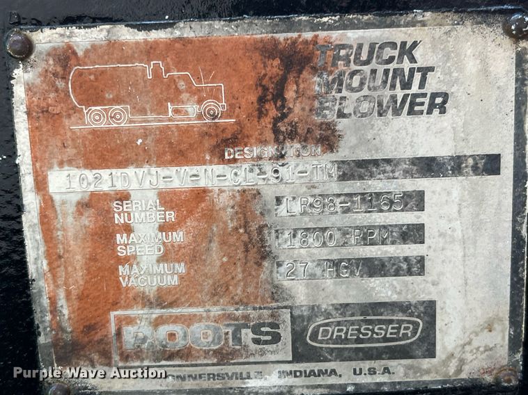 image for item MG9426 1998 Ford LT9513  vacuum truck