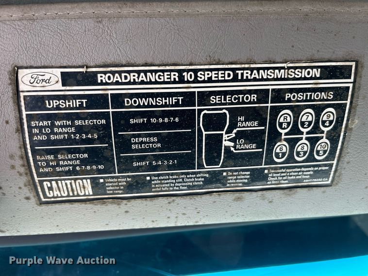 image for item MG9426 1998 Ford LT9513  vacuum truck