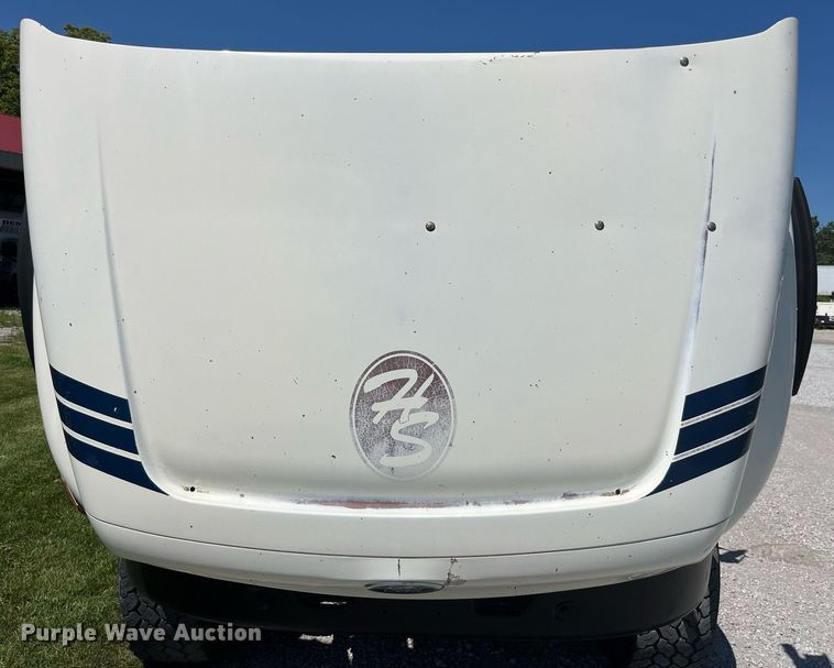 image for item MG9426 1998 Ford LT9513  vacuum truck