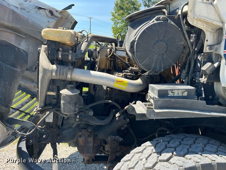 image for item MG9426 1998 Ford LT9513  vacuum truck