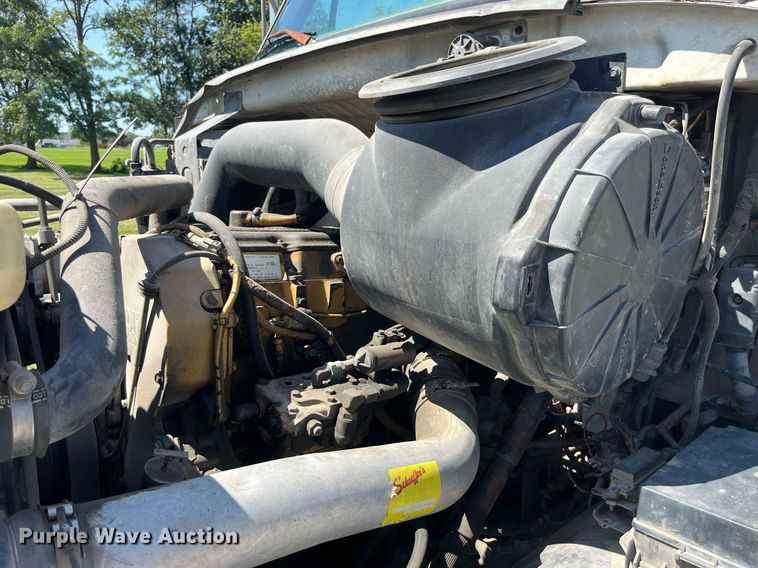 image for item MG9426 1998 Ford LT9513  vacuum truck