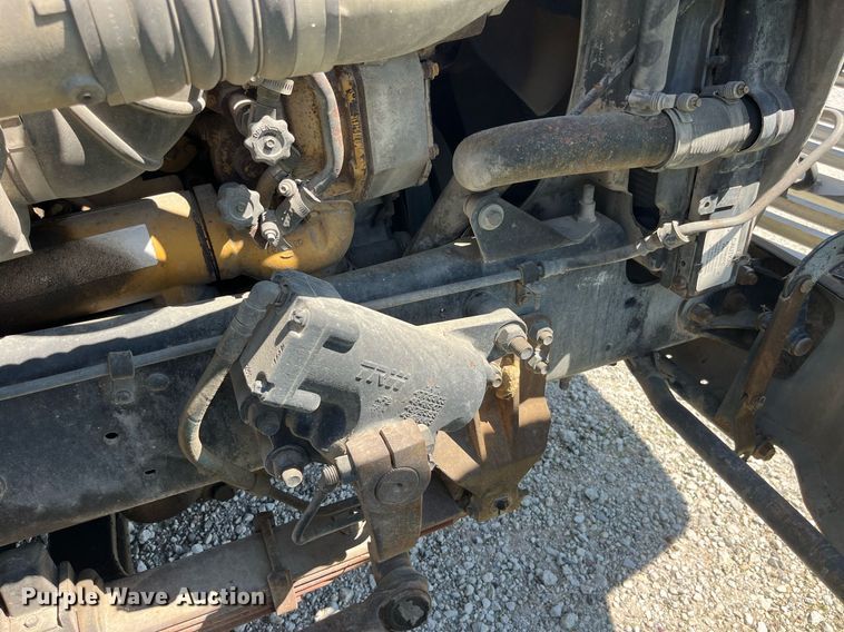 image for item MG9426 1998 Ford LT9513  vacuum truck