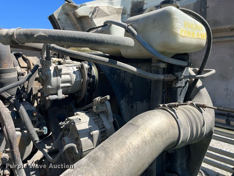 image for item MG9426 1998 Ford LT9513  vacuum truck