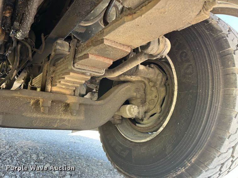 image for item MG9426 1998 Ford LT9513  vacuum truck