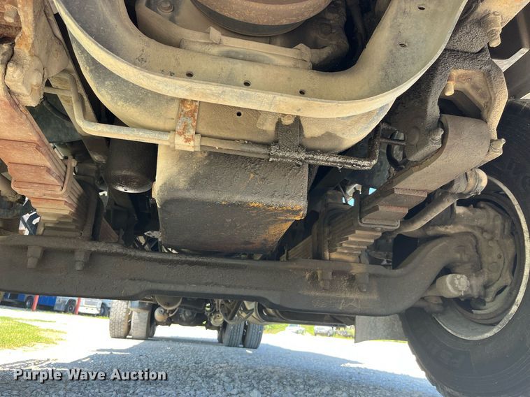 image for item MG9426 1998 Ford LT9513  vacuum truck