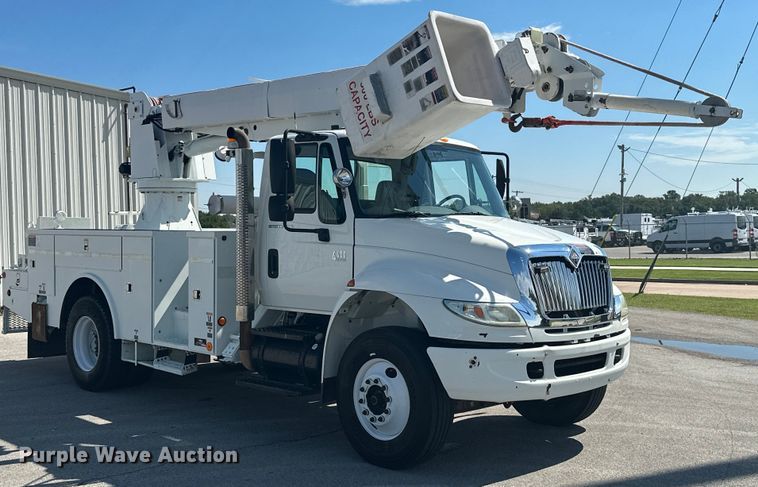 image for item ML9143 2006 International 4400  bucket truck