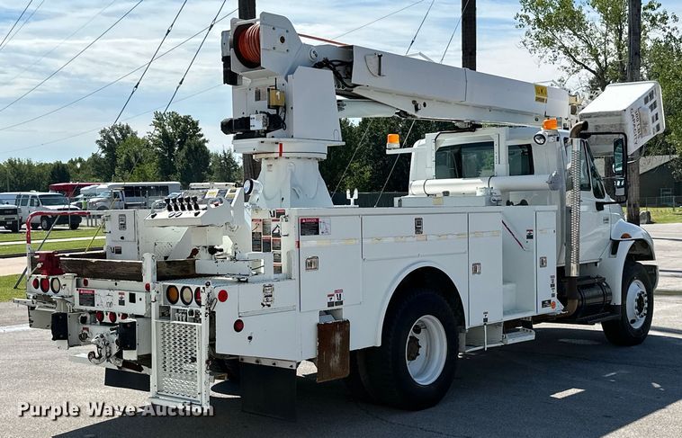 image for item ML9143 2006 International 4400  bucket truck