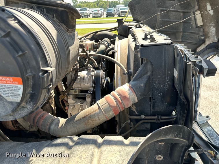 image for item ML9143 2006 International 4400  bucket truck