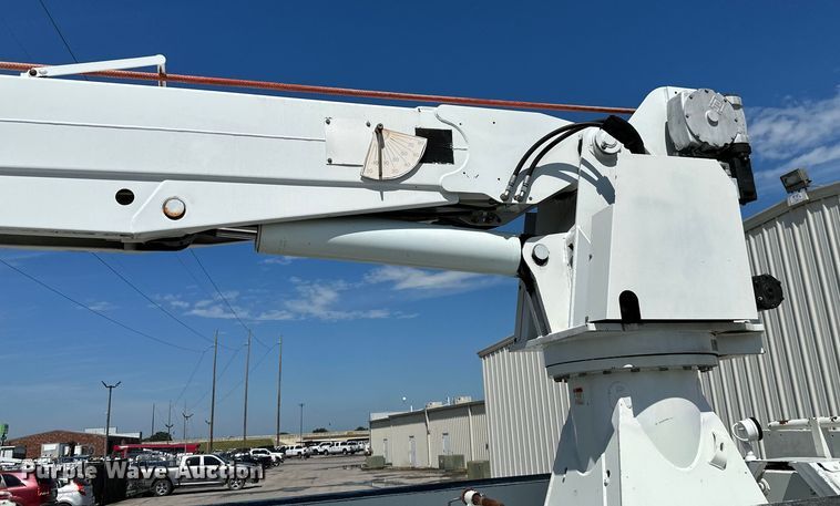 image for item ML9143 2006 International 4400  bucket truck