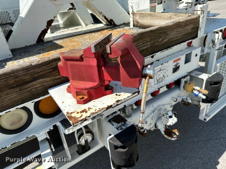 image for item ML9143 2006 International 4400  bucket truck