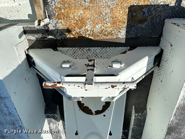 image for item ML9143 2006 International 4400  bucket truck