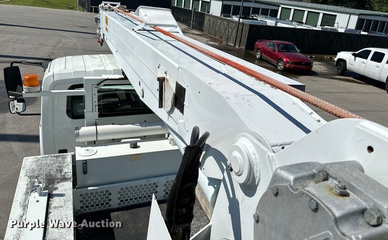 image for item ML9143 2006 International 4400  bucket truck