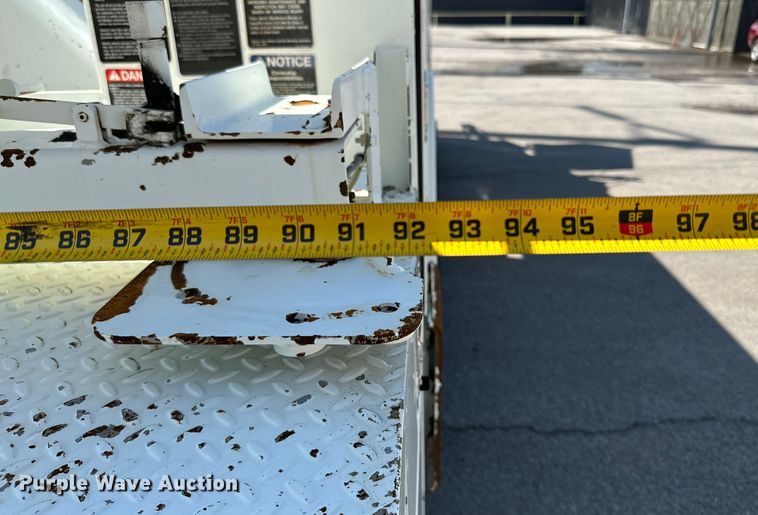 image for item ML9143 2006 International 4400  bucket truck