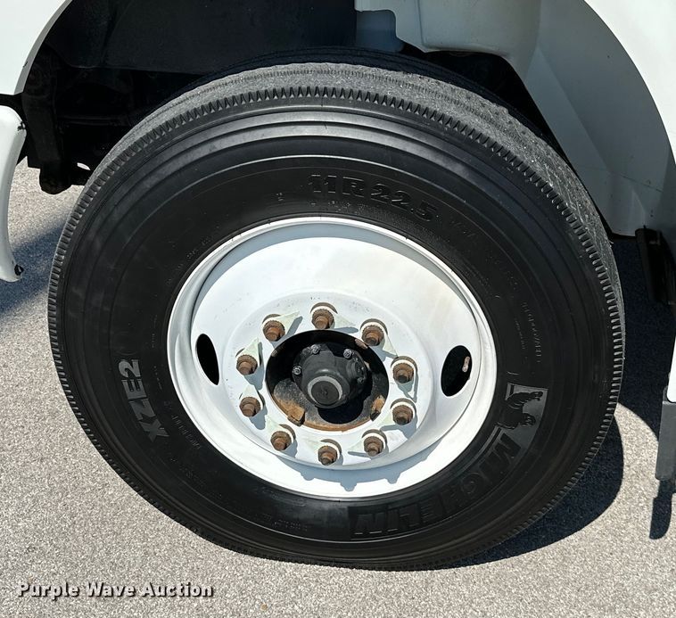 image for item ML9143 2006 International 4400  bucket truck