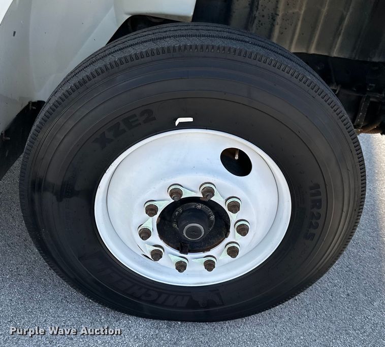 image for item ML9143 2006 International 4400  bucket truck