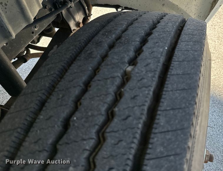 image for item ML9143 2006 International 4400  bucket truck