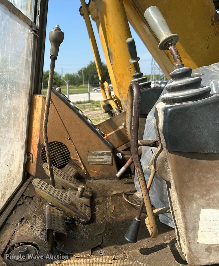 image for item ML9248 1990 Caterpillar 215D LC  excavator