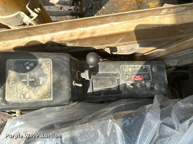 image for item ML9248 1990 Caterpillar 215D LC  excavator